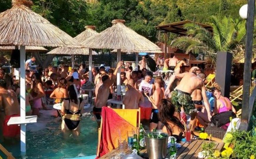 U Crnoj Gori trenutno boravi 192.000 turista, najviše ih je u Ulcinju