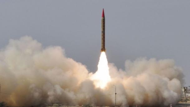 2003. godine Pakistan je uspješno izvršio testiranje nuklearnog projektila Hatf-III, dometa 290 kilometara - Avaz