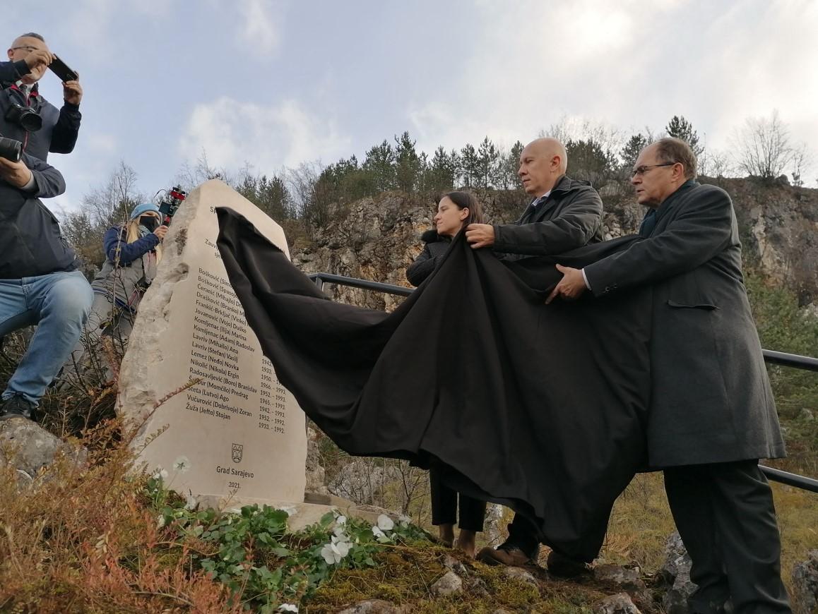 Šmit, Karić i Dunović otkrili spomenik na Kazanima