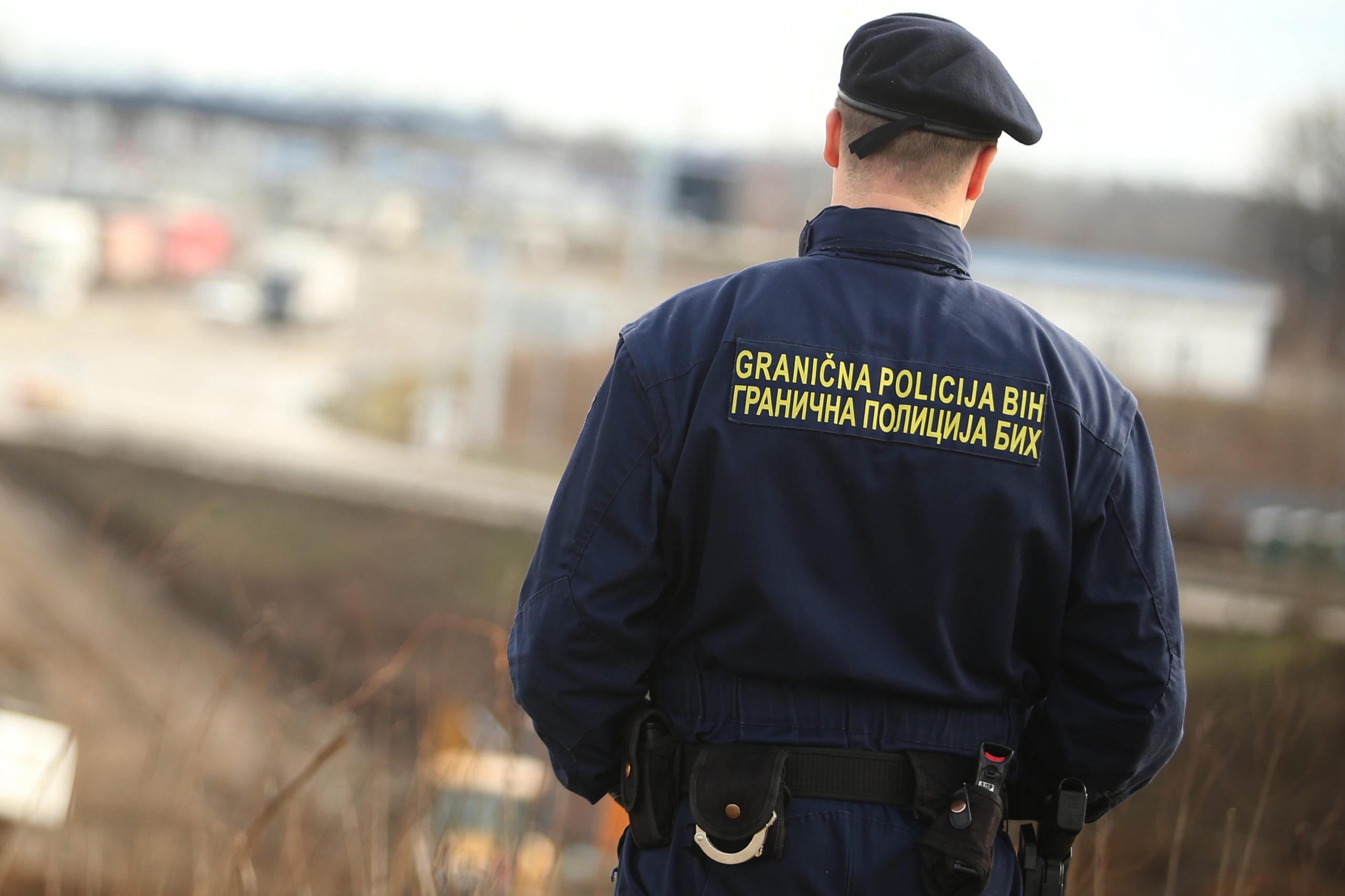 Granična policija BiH pretresa 12 lokacija zbog krijumčarenja robe