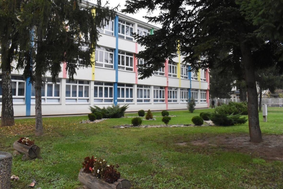 U Osnovnoj školi "Sveti Sava" u Doboju jedno lice povrijeđeno