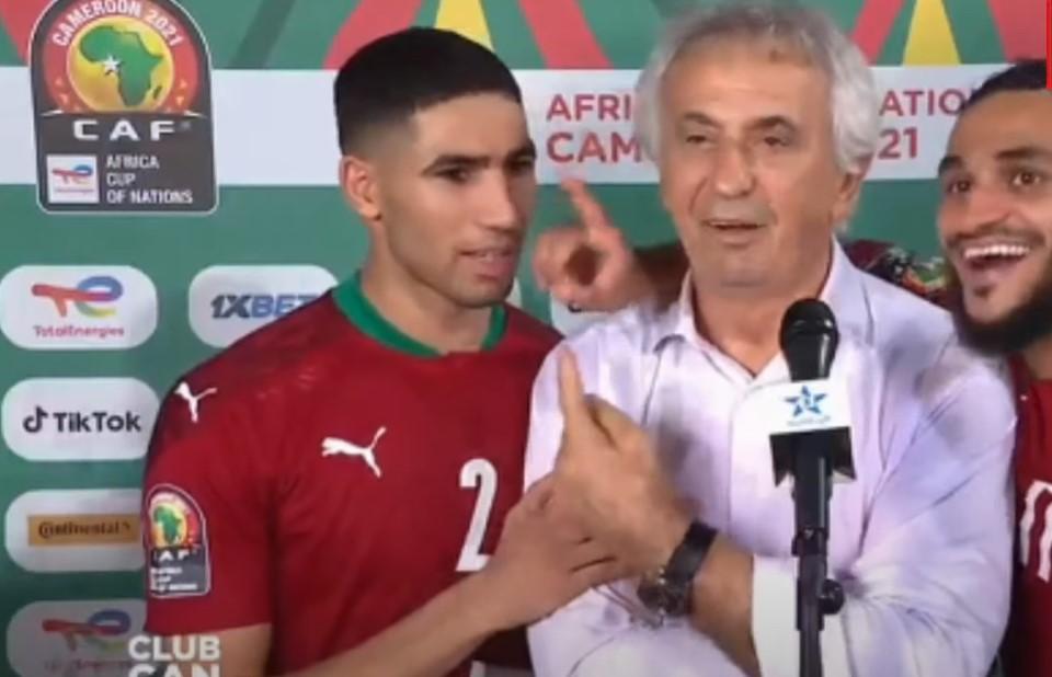 Halilhodžić davao izjavu nakon trijumfa, a onda su u kadar uletili igrači Maroka s pjesmom "Ale Vahid!"