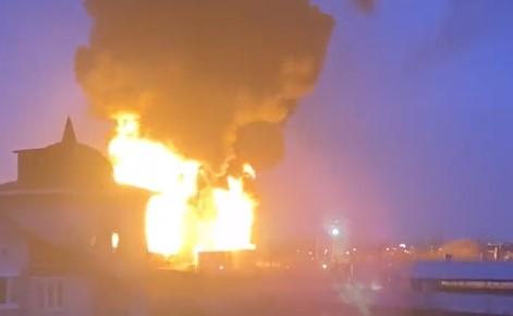 Veliki požar u skladištu nafte u Belgorodu - Avaz