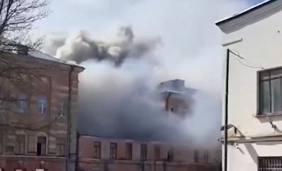 Veliki požar u ruskom vojnom institutu: Najmanje jedna osoba poginula, desetine povrijeđenih