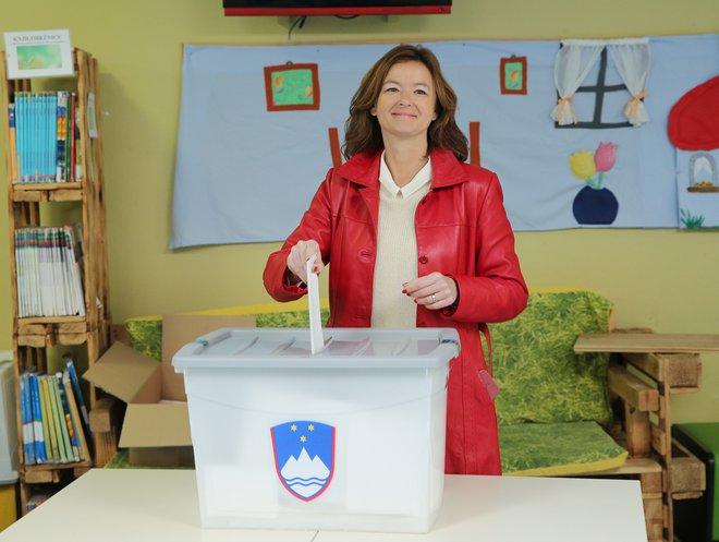 Tanja Fajon na biračkom mjestu - Avaz
