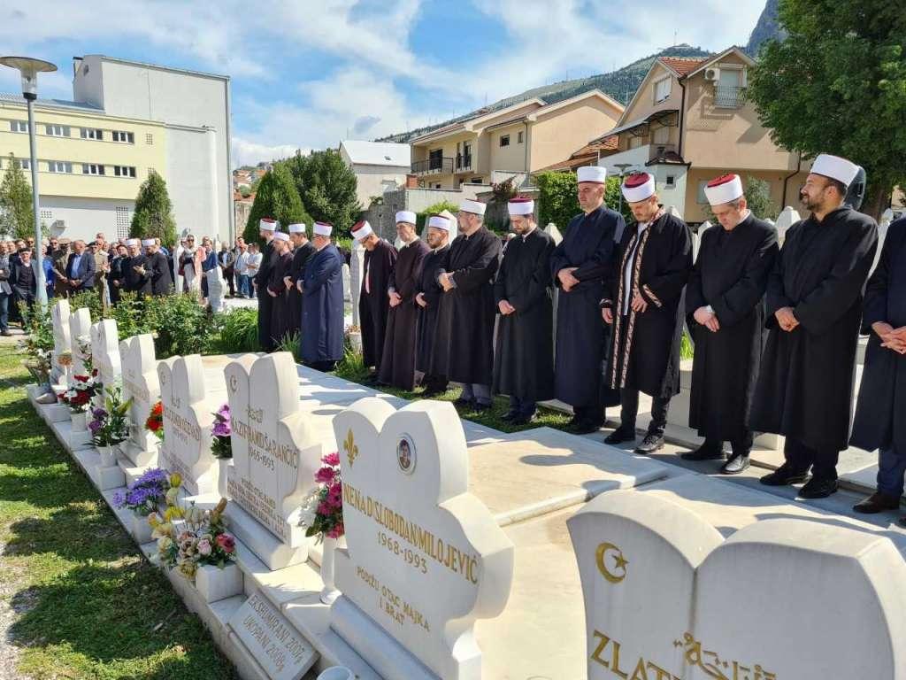 U Mostaru obilježen Dan šehida: Dolazeći na Šehitluke čovjek treba da bude manji od makovog zrna