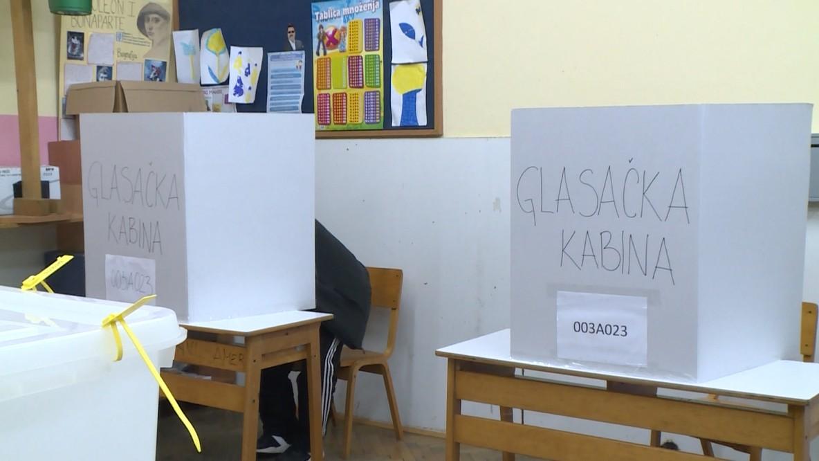 Hoće li ovo spriječiti izborne krađe: Glasačke kutije okrenute prema biračkom odboru, nema više fotografiranja listića