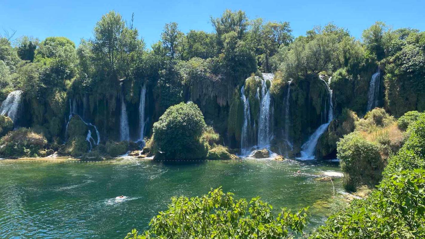 Jedan od najljepših vodopada privlači goste: Turisti se vraćaju na vodopad Kravica