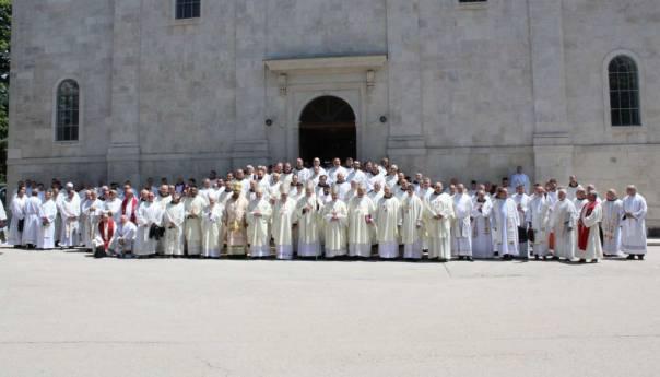 Katolička crkva u BiH u protekle tri godine izgubila 33 svećenika