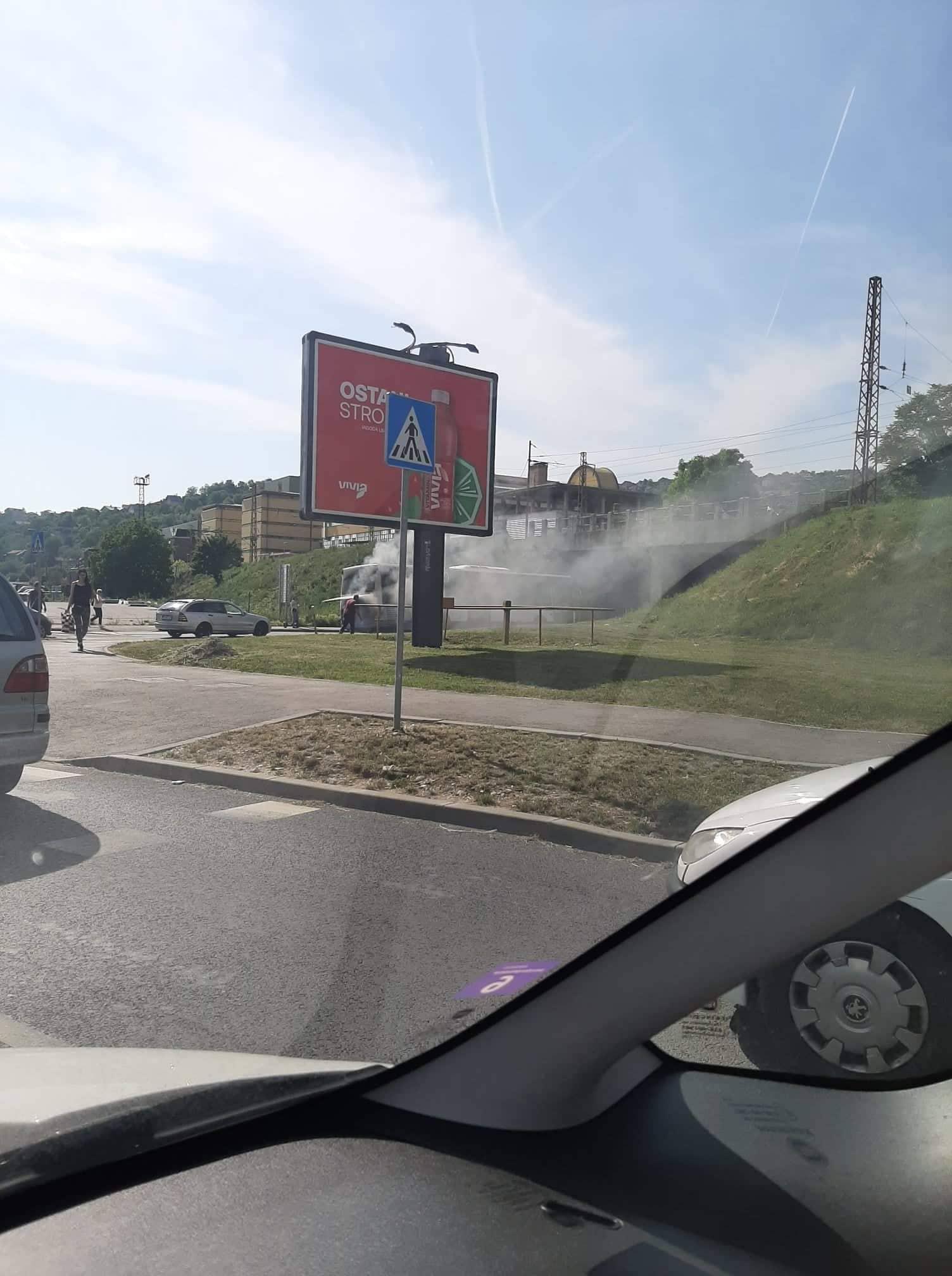 Drama na Pofalićima: Zapalio se autobus u toku vožnje