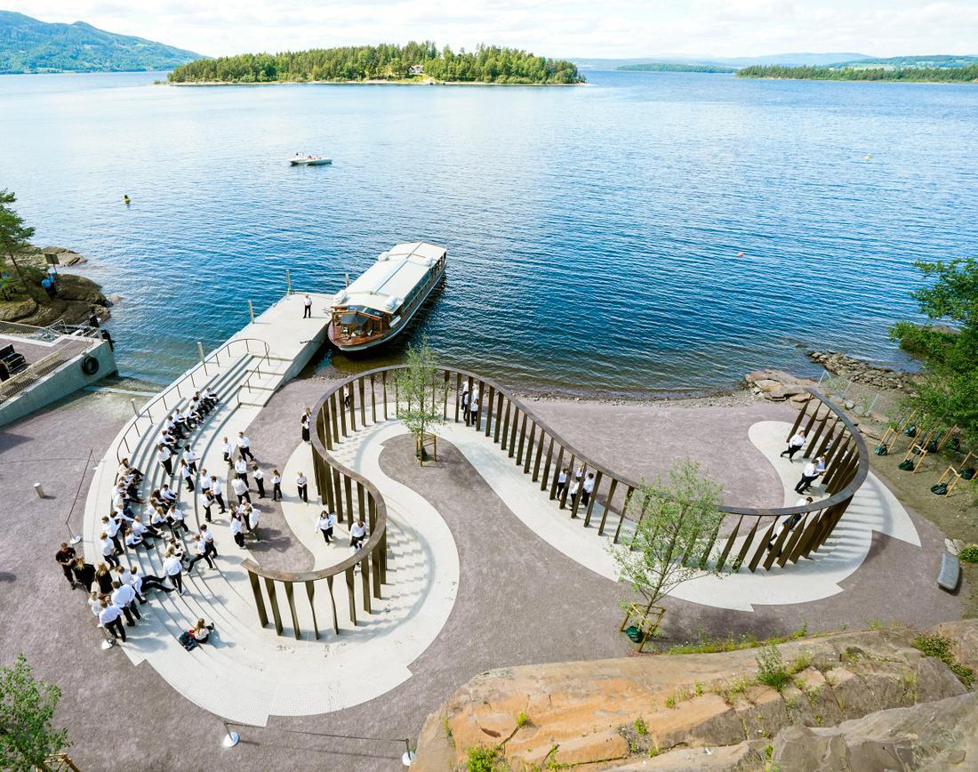 U Norveškoj otvoren spomenik žrtvama Andersa Brejvika