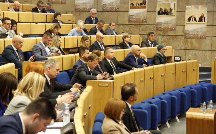 Predstavnički dom Parlamenta Federacije BiH danas razmatra o računovodstvu i zdravstvenom osiguranju