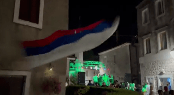 Incident na nastupu sarajevskog benda "Karne" u Trebinju: Pjevali "RS nije zemlja pedera, nek' se ne rađaju"