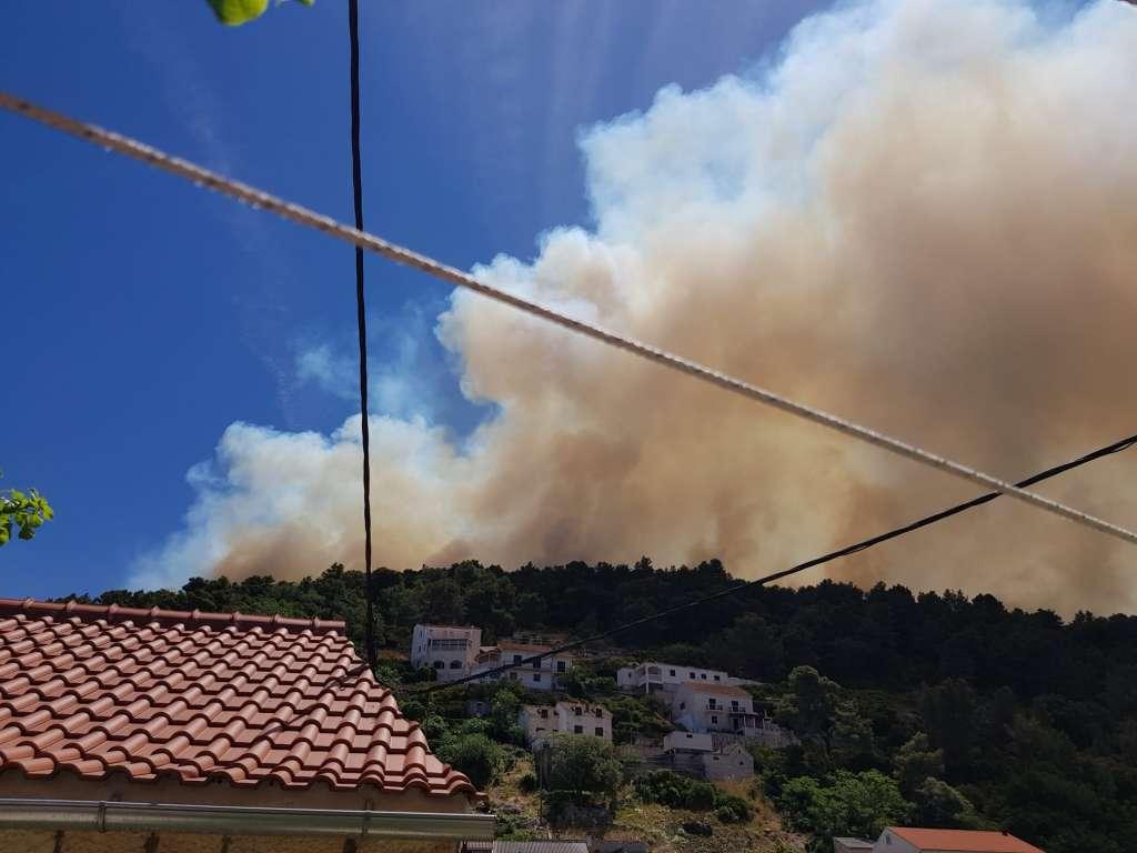 Lokaliziran požar u Rovinju - Avaz