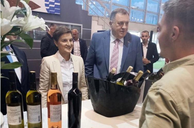 Brnabić i Dodik na sajmu vina