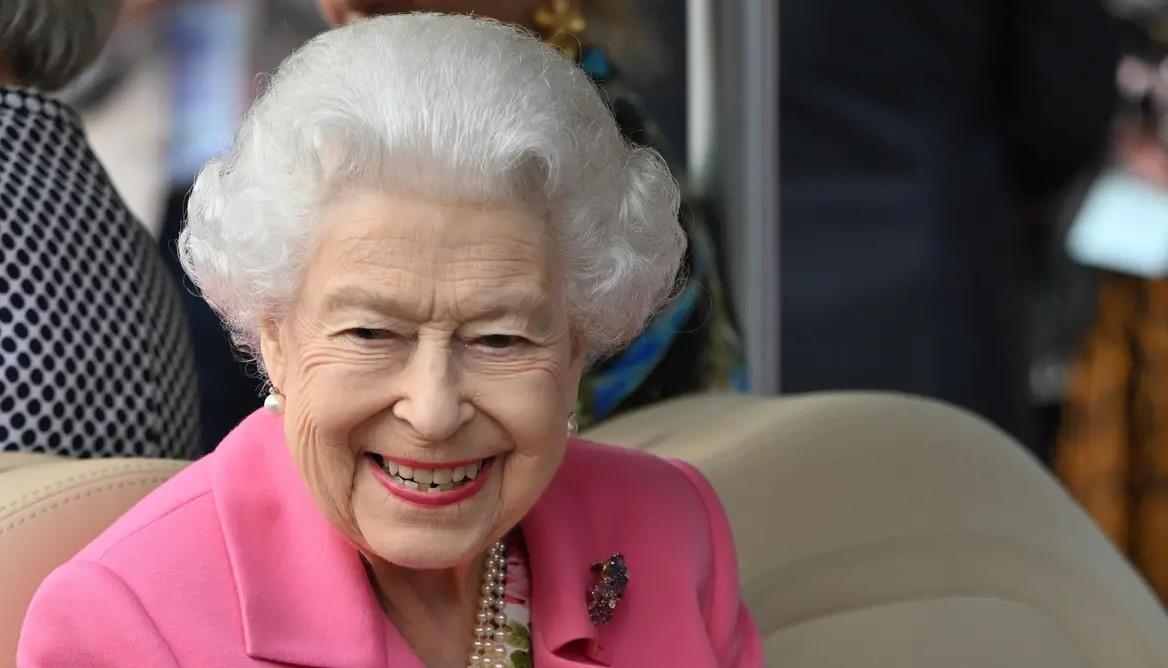 Ovo su kraljicine najupečatljivije izjave: Nikada ne bih nosila bež boju, niko ne bi znao ko sam