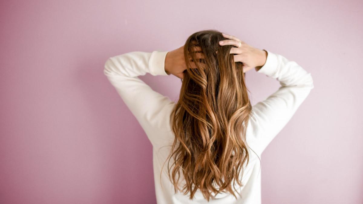 Ako tražite frizuru koja će vašoj kosi dati volumen - isprobaj onu u obliku slova U