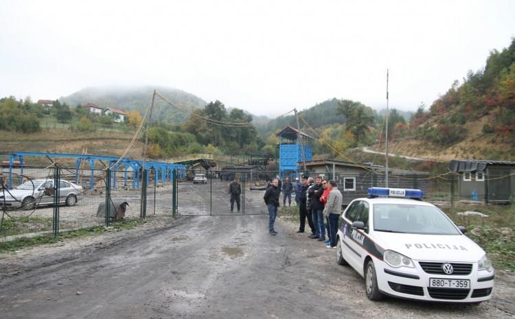 Policija 2015. u jami "Begići - Bištrani" - Avaz