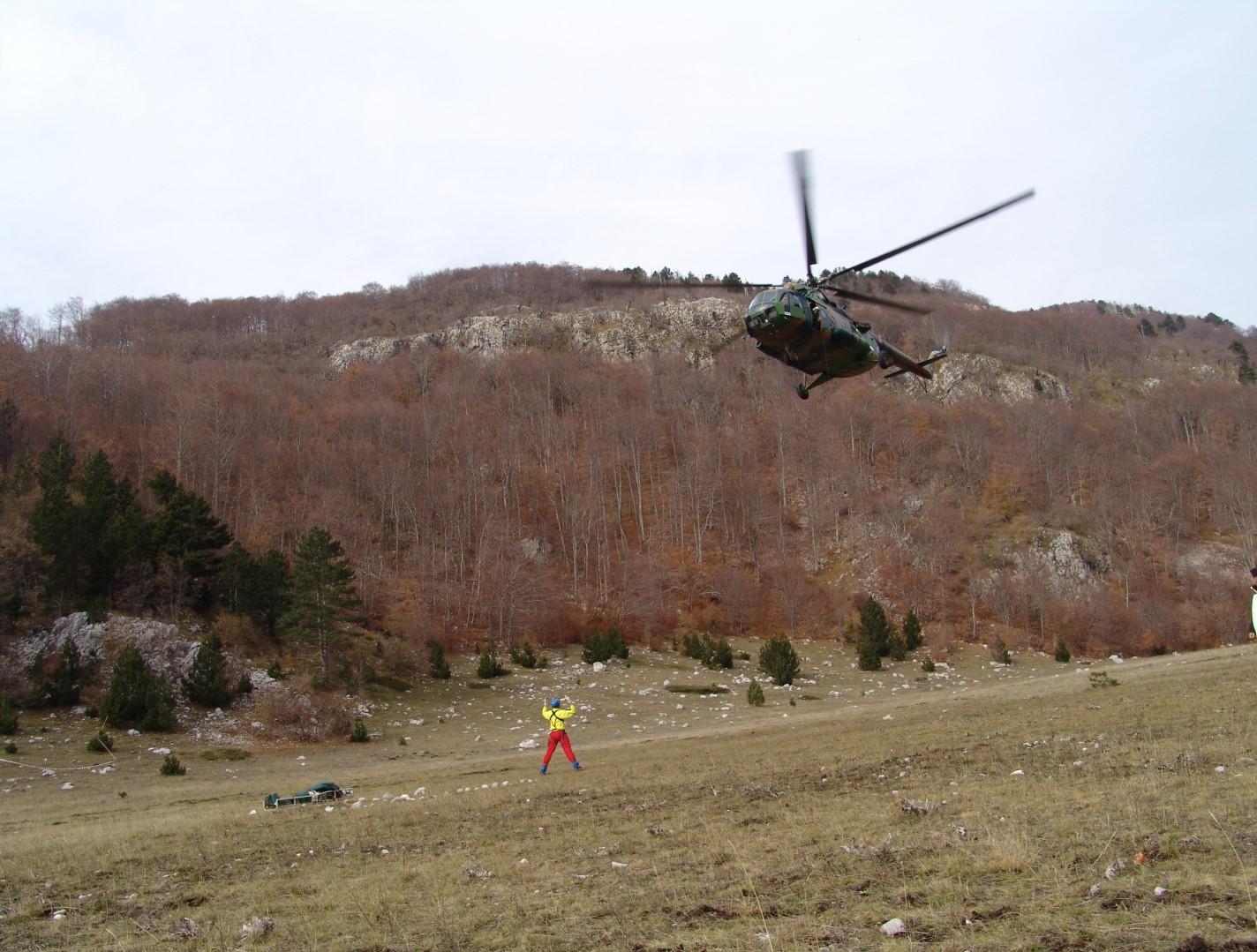 Na Prenju spašen unesrećeni planinar: U akciji učestvovalo 10 spasilaca i helikopter EUFOR-a