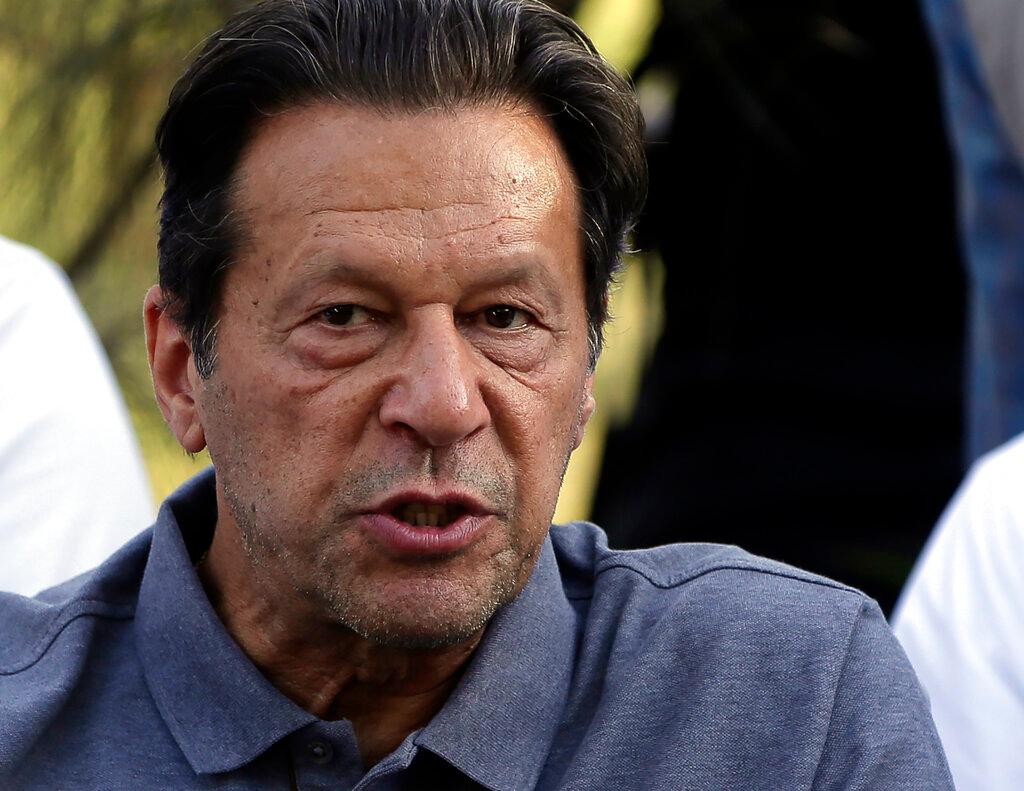 Pakistan: Bivši premijer Imran Kan ranjen u pucnjavi u Panjabu