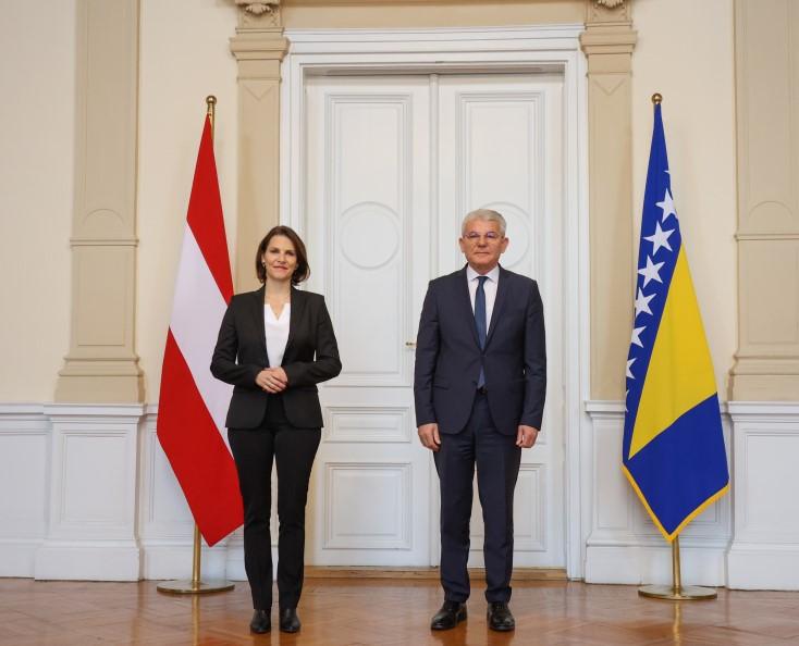 Džaferović se sastao sa ministricom Austrije za Evropsku uniju i ustavna pitanja: Razgovarali o saradnji