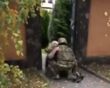 Emotivan video: Pogledajte susret ukrajinskog vojnika i njegove bake