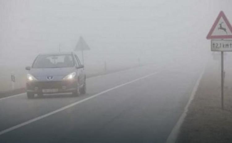 Vozači oprez: Magla smanjuje vidljivost, posebno je gusta uz rijeke