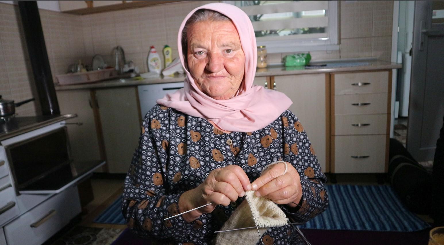 Njima je svaka pomoć dobrodošla: Srebrenička majka Saliha Osmanović dobila drva