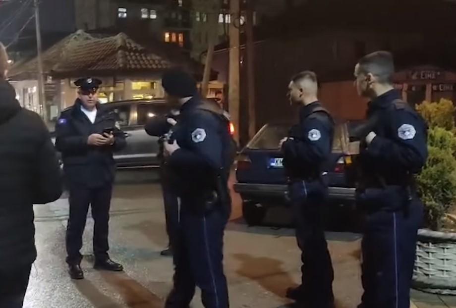 Kosovski policajci na ulicama Kosovske Mitrovice - Avaz