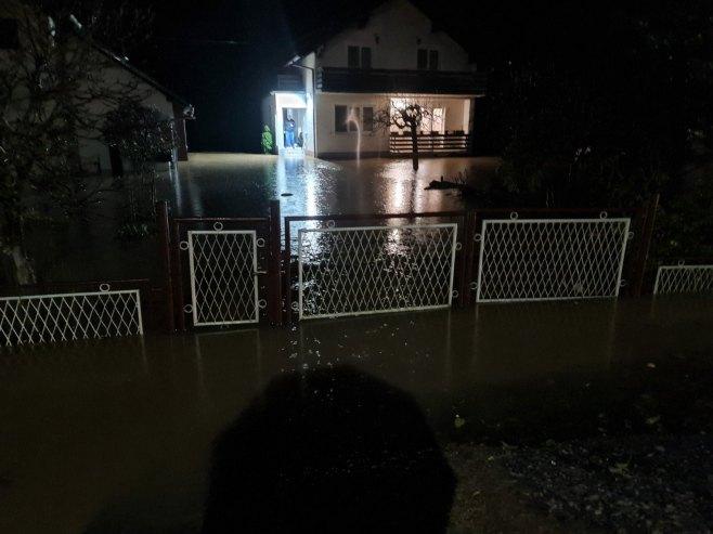 Oko 50 domaćinstava je poplavljeno - Avaz