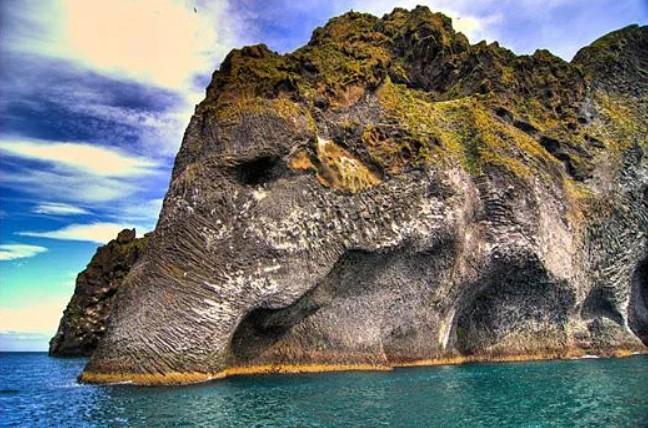 Stijena na Islandu - Avaz