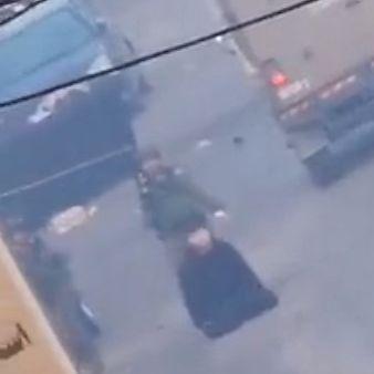 Video / Izraelski vojnici koriste palestinskog zarobljenika kao "živi štit"