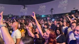 Foto / Spektakl u Domu mladih: Pogledajte ko je sve od poznatih došao na koncert "Bijelog dugmeta"