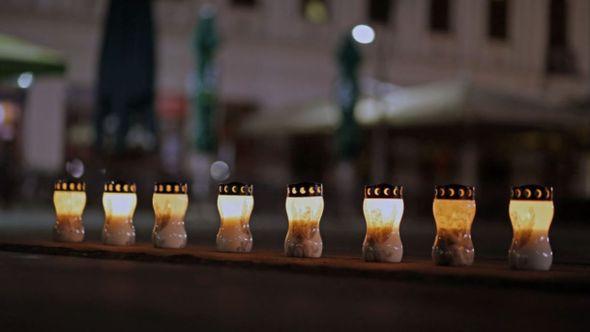 Osam svijeća u Tuzli za osam žrtava na Vračaru - Avaz