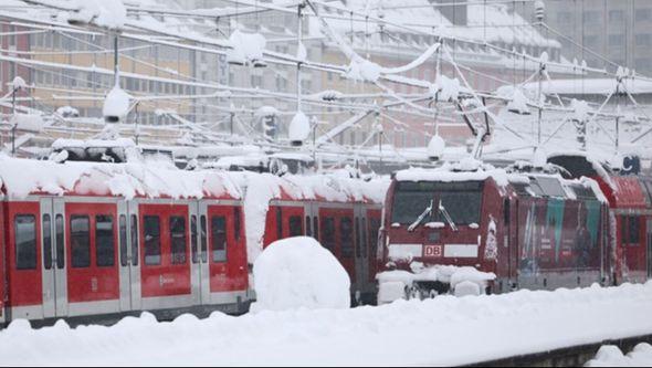 željeznički saobraćaj još poremećen zbog snijega - Avaz