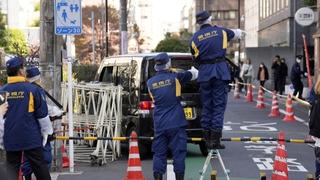 Drama u Tokiju: Muškarac automobilom probio zaštitnu ogradu Ambasade Izraela, povrijeđen policajac