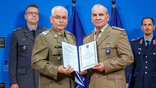 NATO dodijelio priznanje pripadniku Oružanih snaga Bosne i Hercegovine 