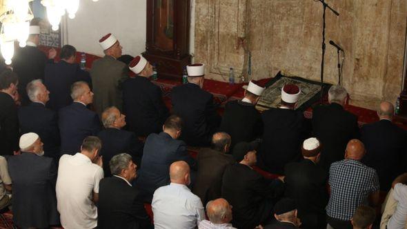 Centralna manifestacija održana je u Sultan Mehmet Fatih džamiji u Prištini - Avaz