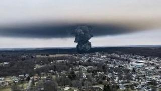 Ekološka katastrofa u SAD: Hemikalije iscurile iz voza i uzrokovale požar