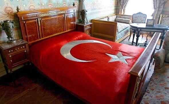 Soba i krevet u kojem je preminuo Mustafa Kemal Ataturk - Avaz