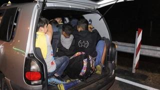 Vozač iz Sarajeva uhapšen na Palama: U Mercedesu prevozio 14 migranata 
