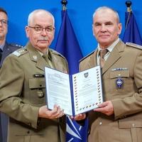 NATO dodijelio priznanje pripadniku Oružanih snaga Bosne i Hercegovine 