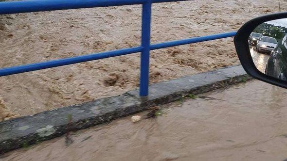 Poplave u Livnu - Avaz