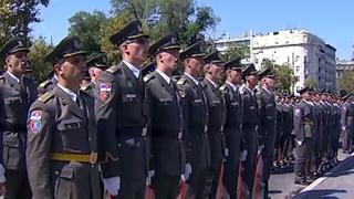 Svečana promocija najmlađih oficira Vojske Srbije: Najboljima uručene sablje s posvetom