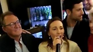 Kad Novakova žena zapjeva: Jelena Đoković nije odoljela hitovima, pa se prihvatila mikrofona