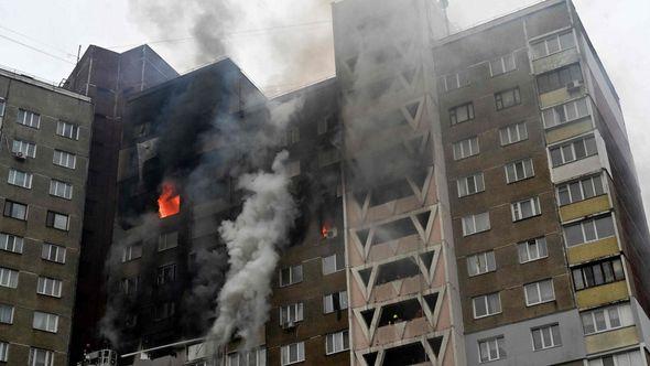 Pogođena zgrada u Kijevu - Avaz