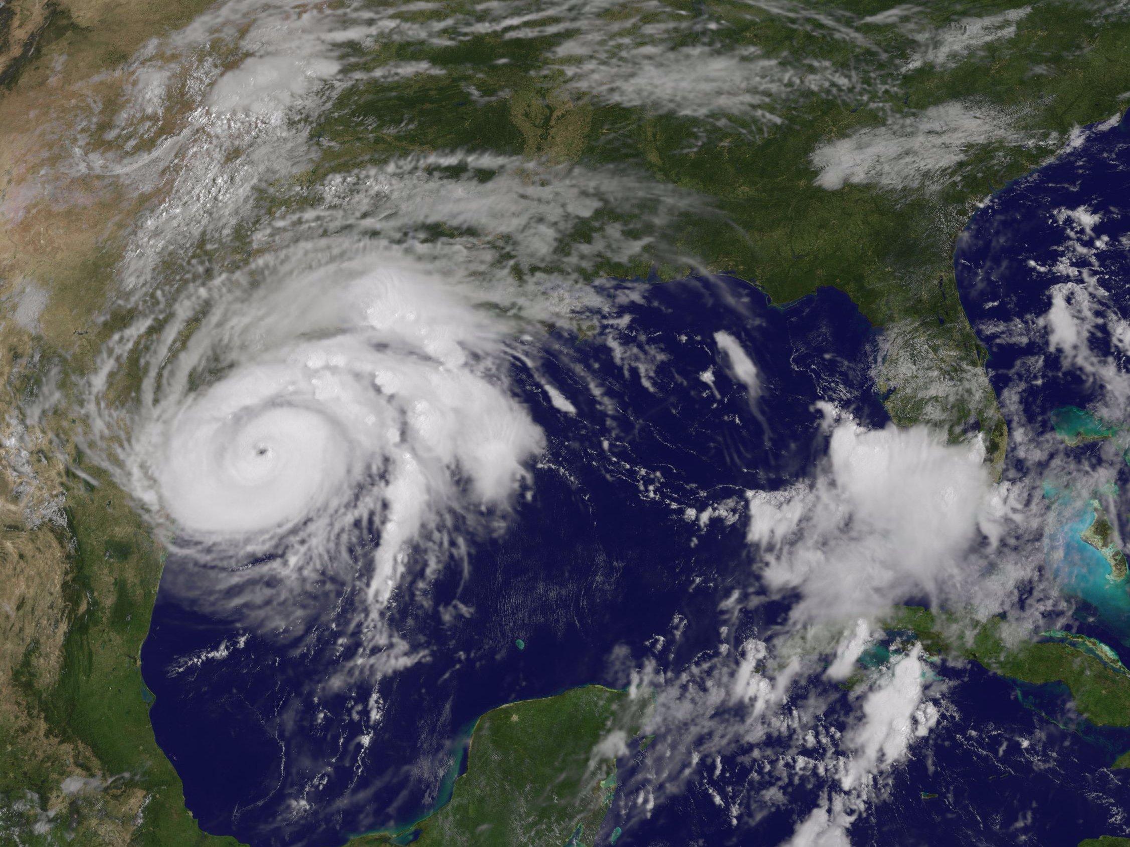 Uragan "Harvey" sve bliži Texasu, stanovnici u panici
