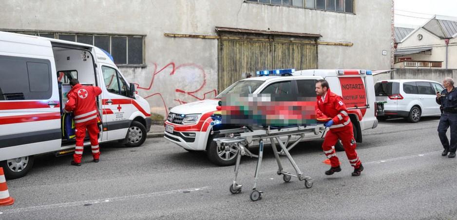Hitna pomoć prevezla povrijeđenu ženu u bolnicu - Avaz