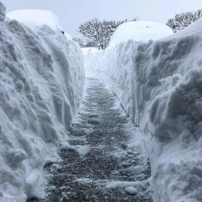 Američki gradić Eri pod snijegom, proglašeno vanredno stanje
