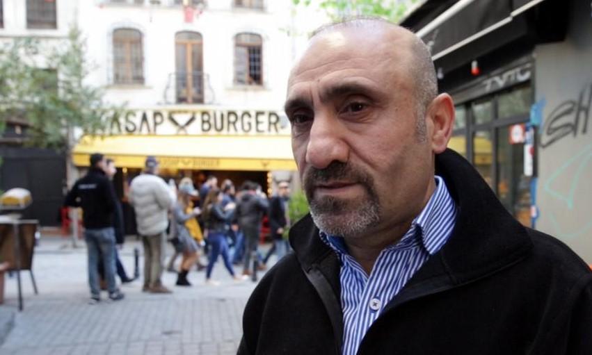 Murat Aktepe je zbog krize izgubio svoj hotel, a danas radi kao kelner u jednom kafeu ( DW) - Avaz